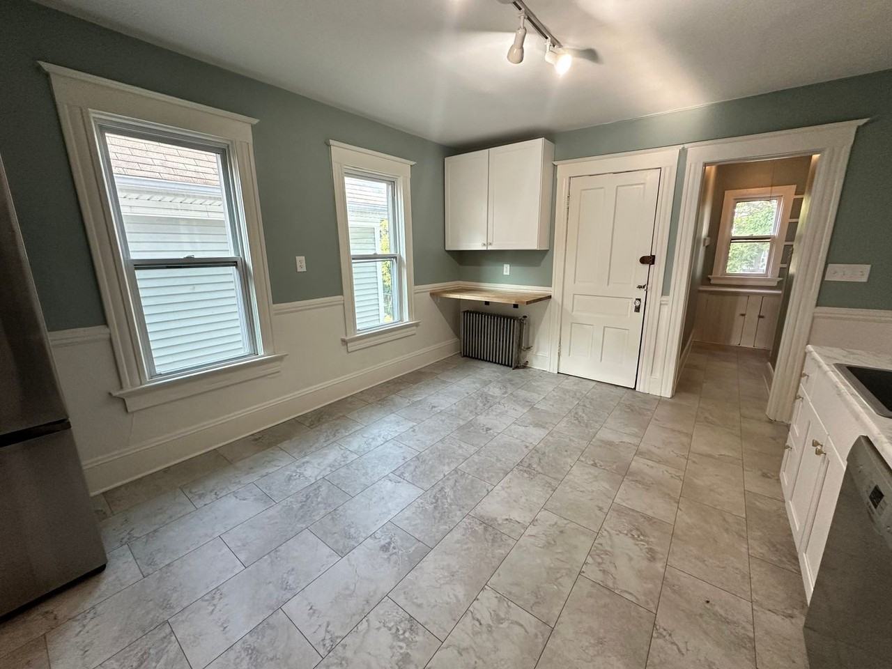 3015 N Pierce St - Photo 3 of 14