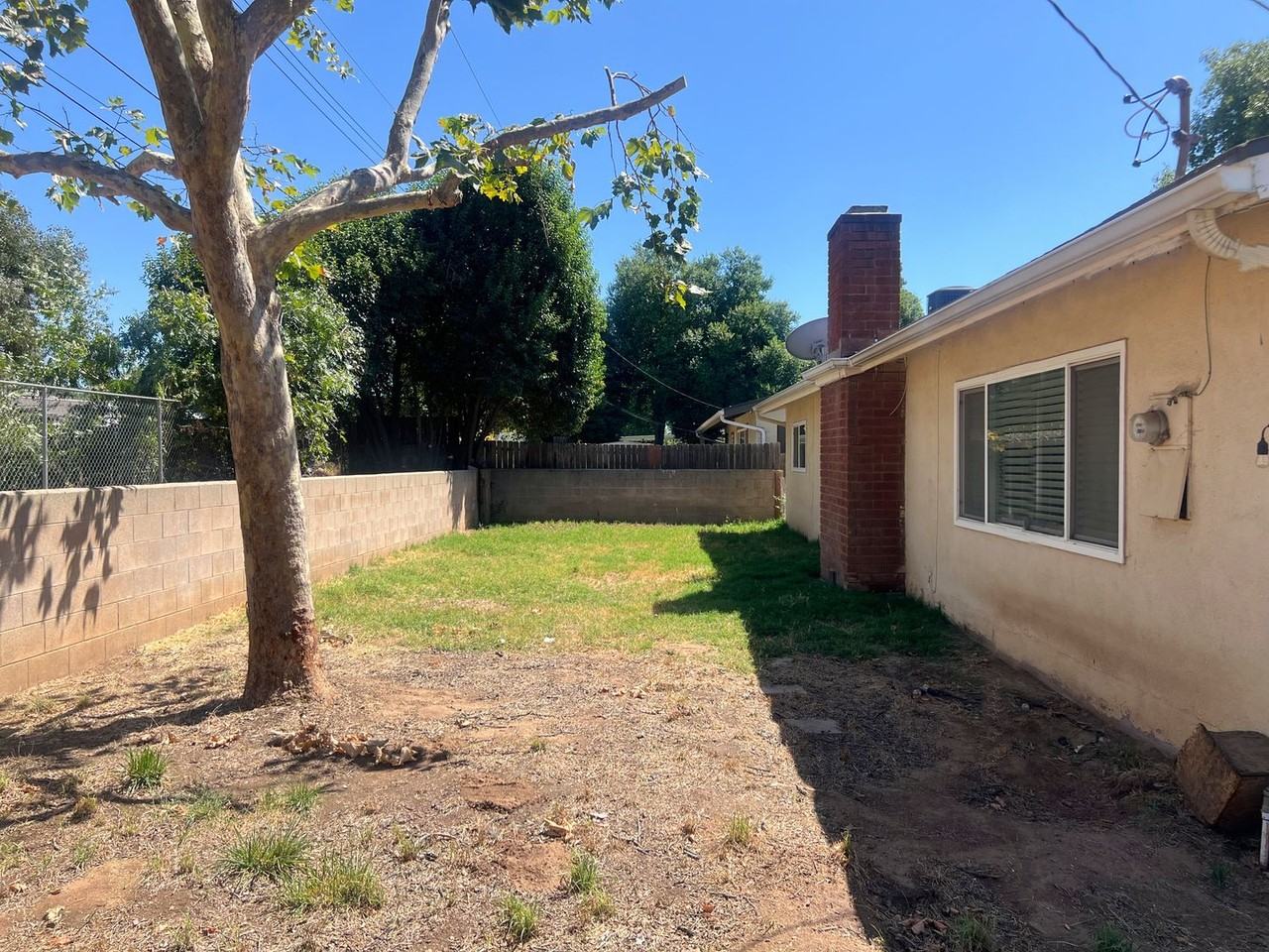 261 Syllmar Cir - Photo 2 of 18