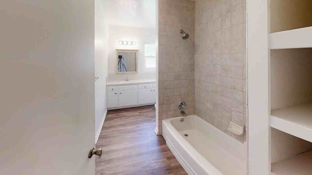 261 Syllmar Cir - Photo 6 of 18