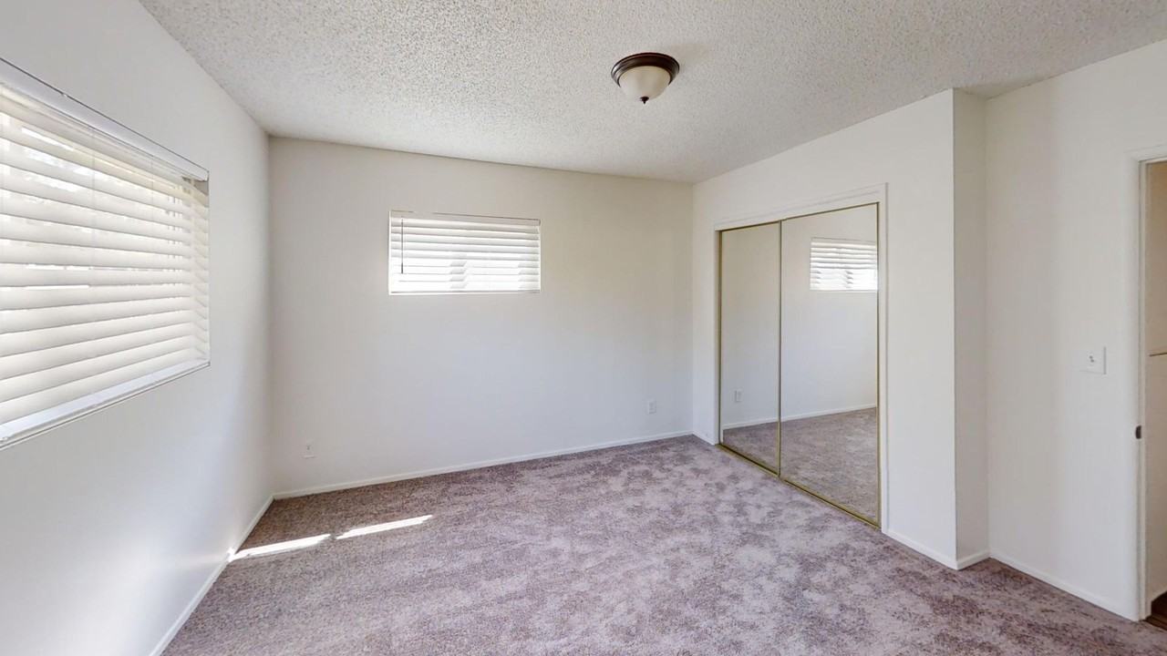 261 Syllmar Cir - Photo 7 of 18