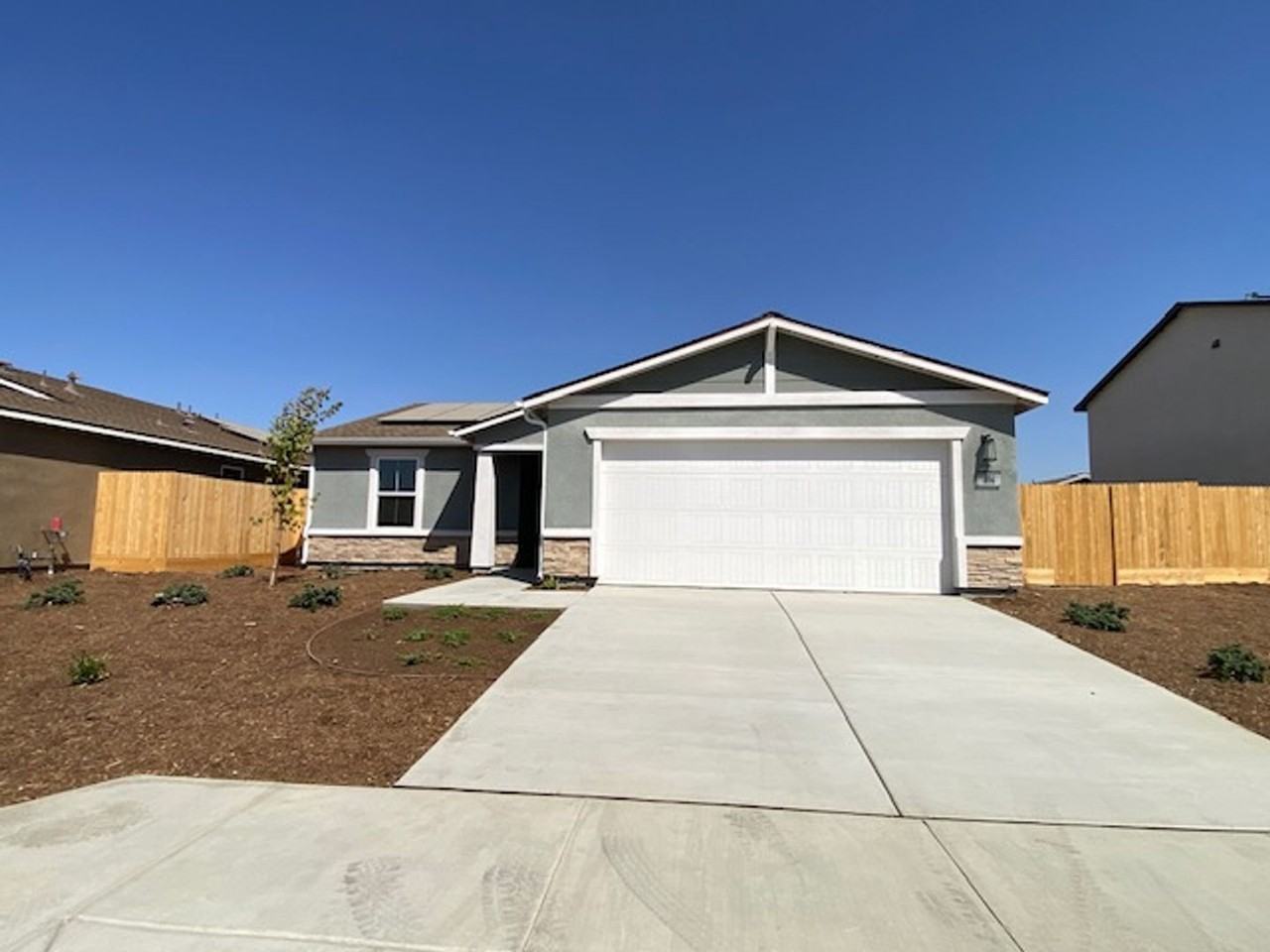 494 Blue Ridge St - Photo 2 of 32