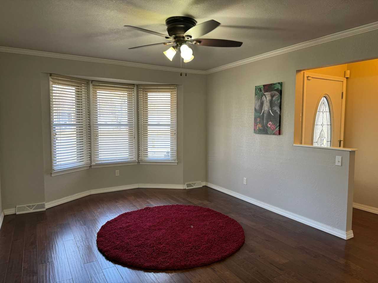 1110 E Rosebrier St - Photo 3 of 23