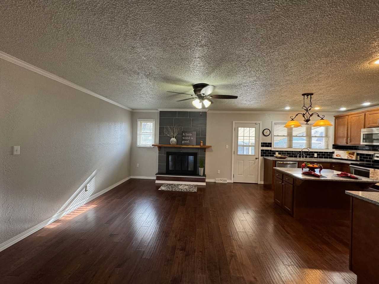 1110 E Rosebrier St - Photo 6 of 23