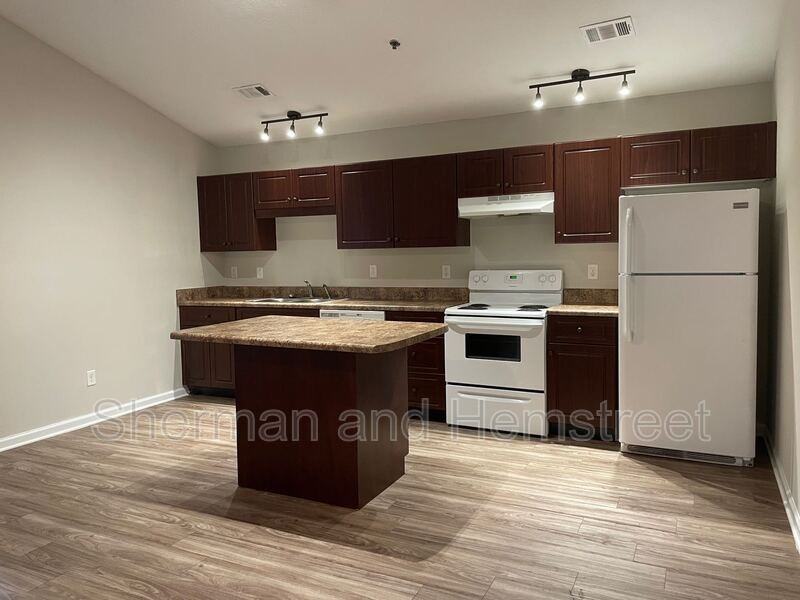 3800 London Ct #3800-203 - Photo 2 of 10