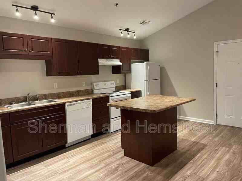 3800 London Ct #3800-203 - Photo 3 of 10