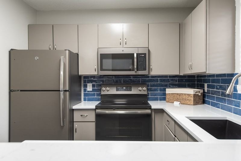 1133 Kentucky St - Photo 2 of 15