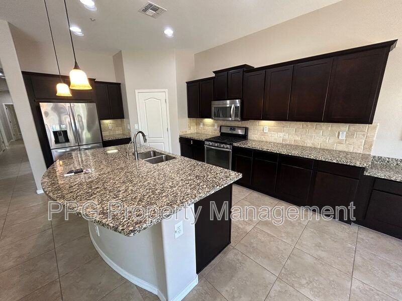 14898 W Aldea Dr S - Photo 3 of 30