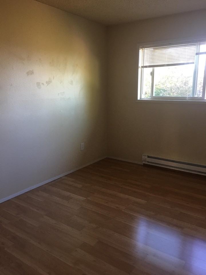 7317 Southeast Steele Street - Photo 2 of 12