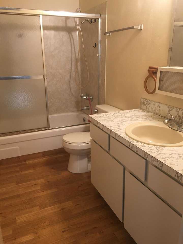 7317 Southeast Steele Street - Photo 3 of 12