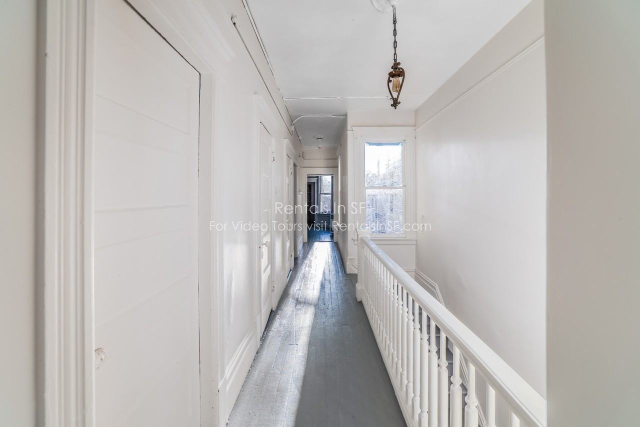 424 Broderick St - Photo 3 of 20