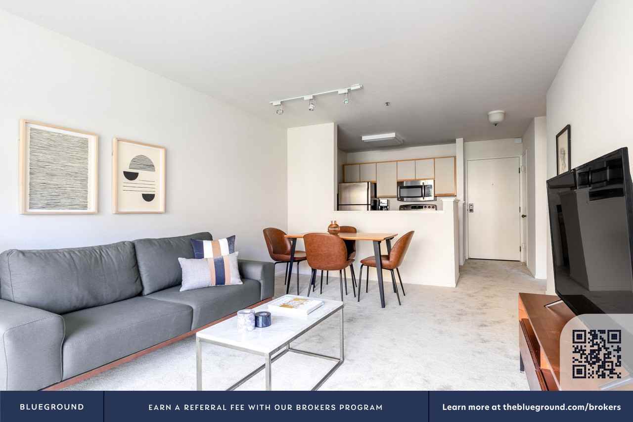 160 Brannan St #322 - Photo 4 of 46