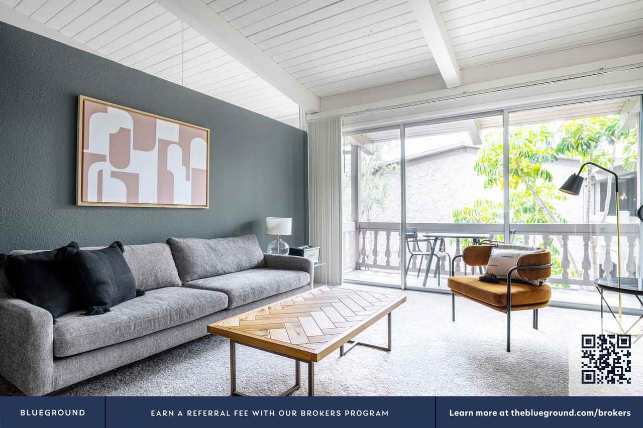 6150 Canterbury Drive - Photo 5 of 54