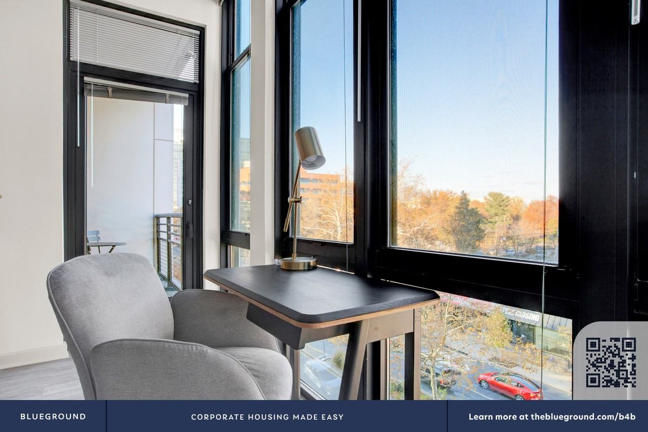 7077 Woodmont Avenue - Photo 6 of 41