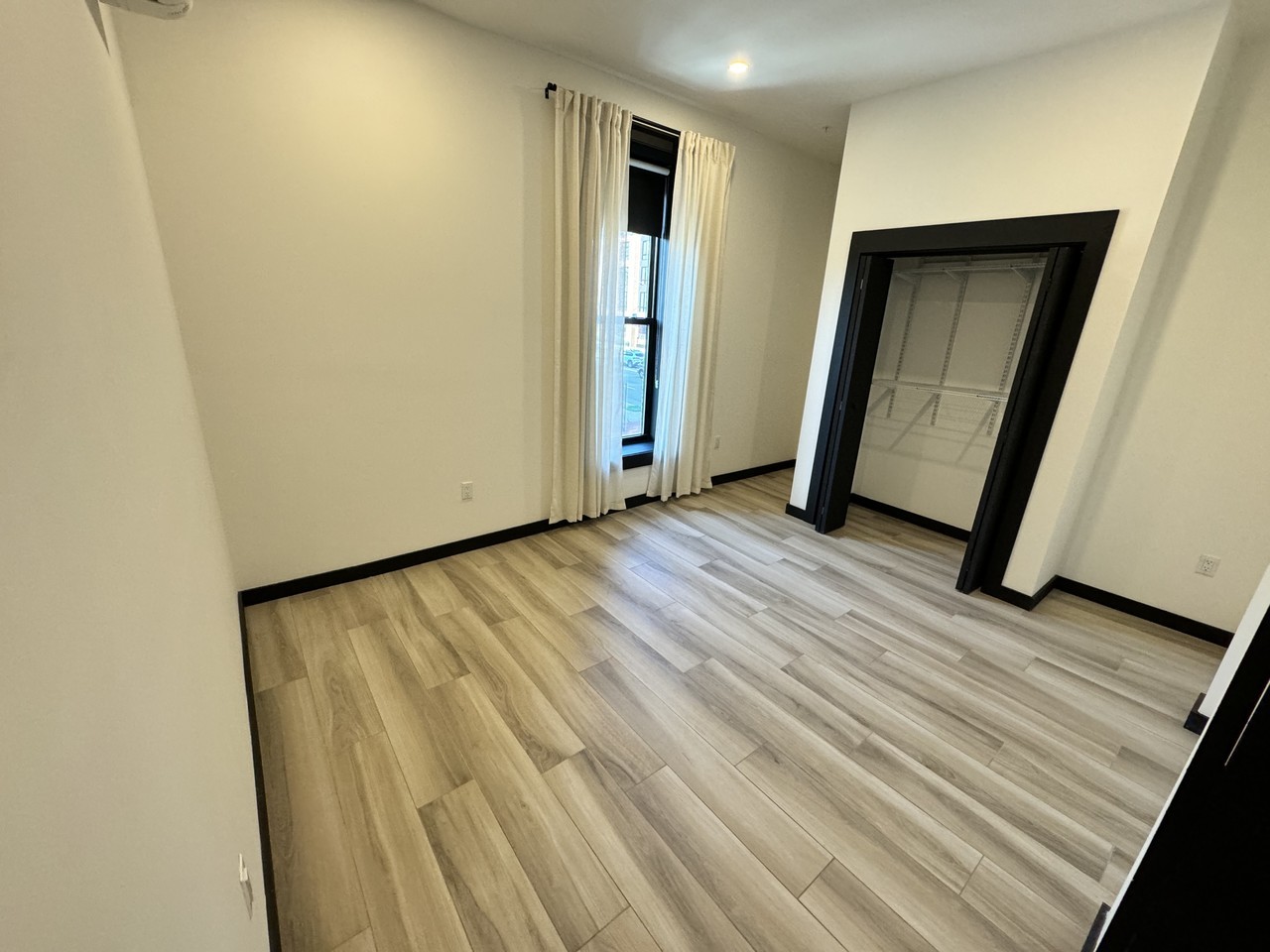 378 Broad St #2B - Photo 4 of 6