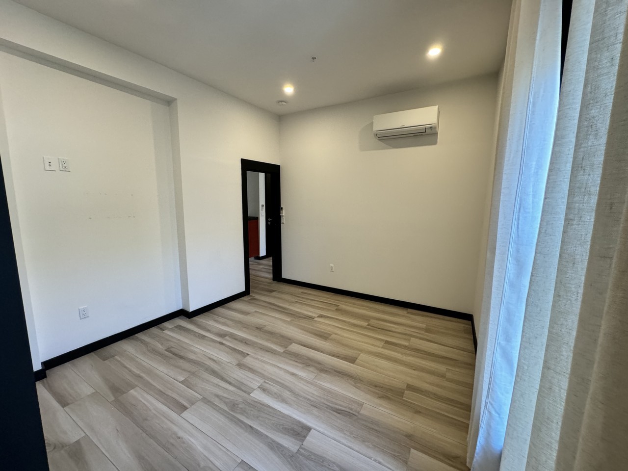 378 Broad St #2B - Photo 5 of 6