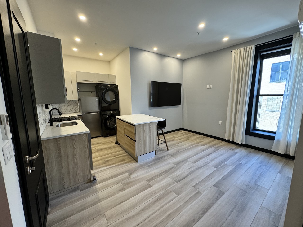 378 Broad St #2B - Photo 6 of 6