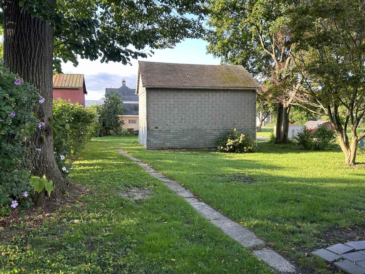20 Elizabeth St #NA - Photo 3 of 14