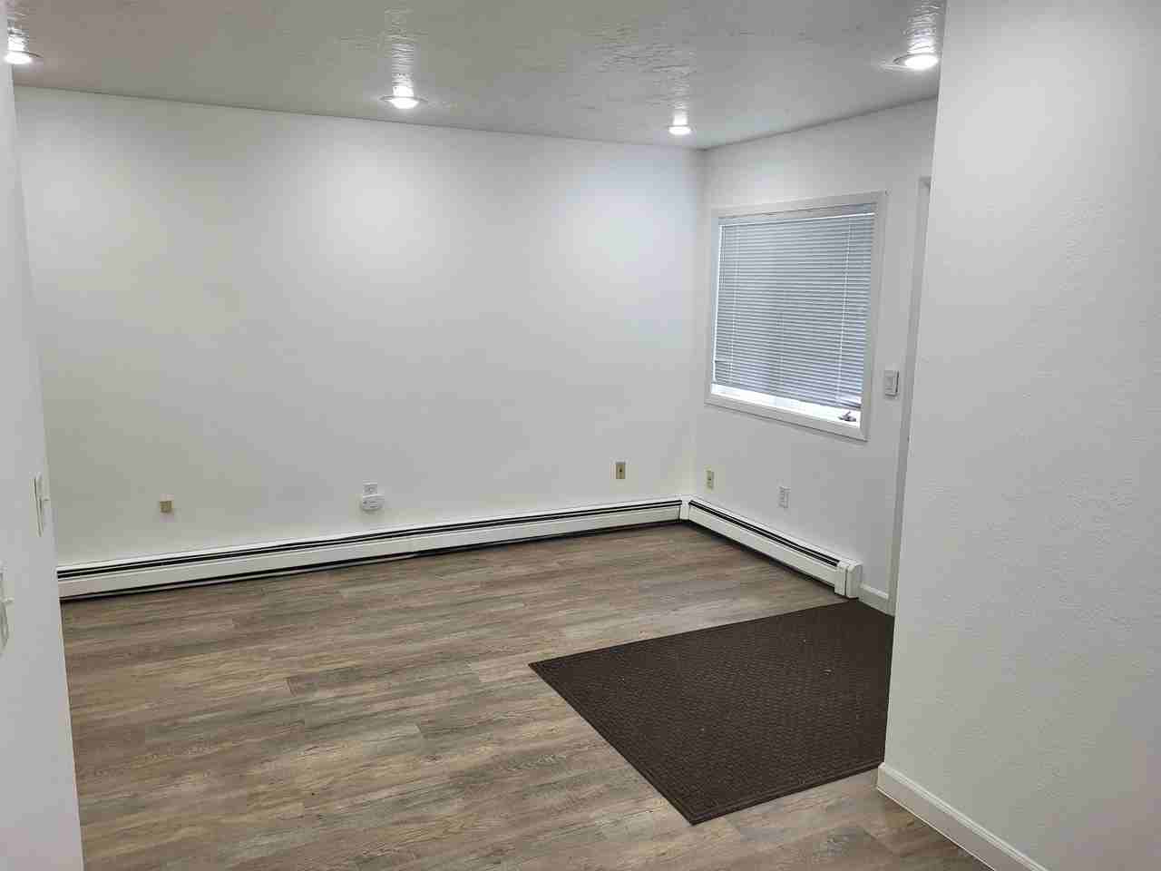 4852 Glasgow Dr #B - Photo 2 of 7
