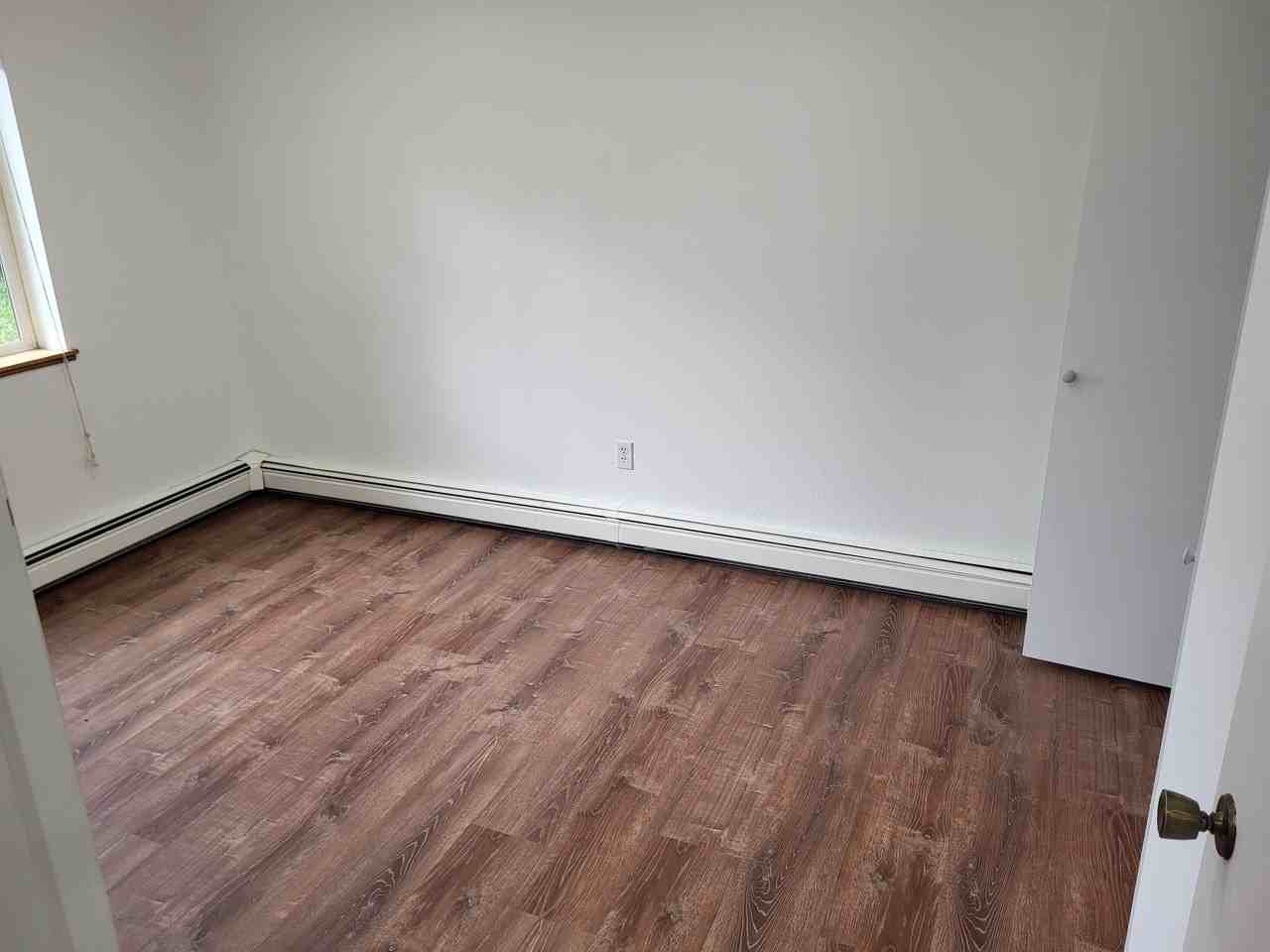 4852 Glasgow Dr #B - Photo 6 of 7