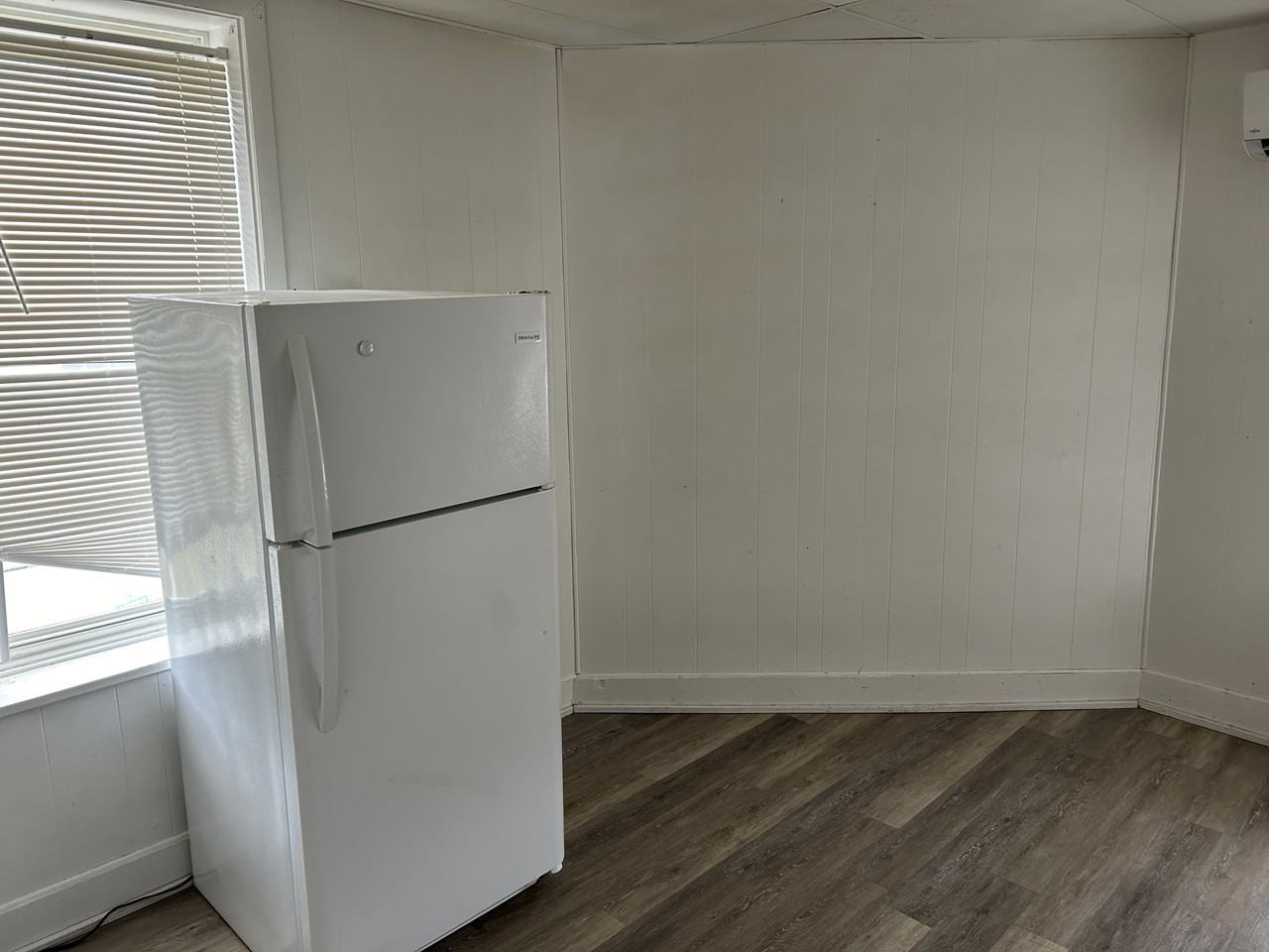 127 W Market St #3 - Photo 4 of 10