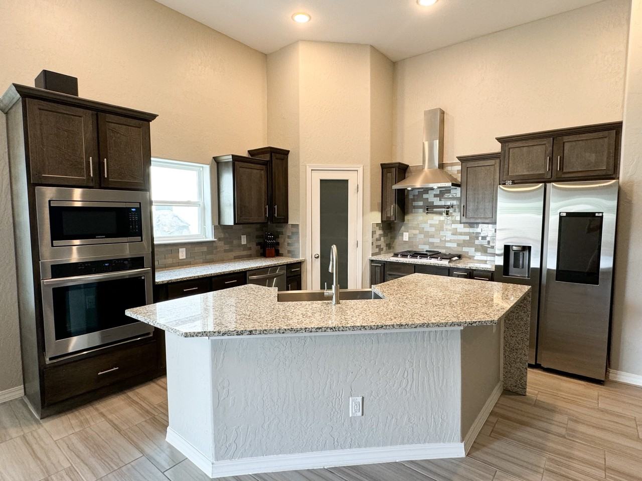 624 La Entrada Cir #NA - Photo 2 of 18