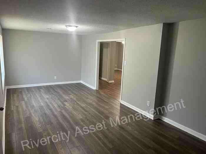 610 Simonton St - Photo 2 of 11