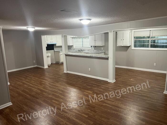 610 Simonton St - Photo 3 of 11