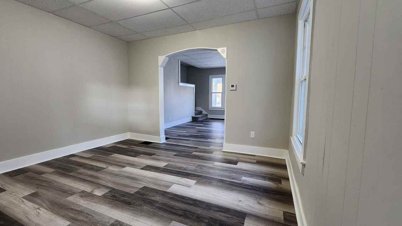213 Washington St - Photo 3 of 7