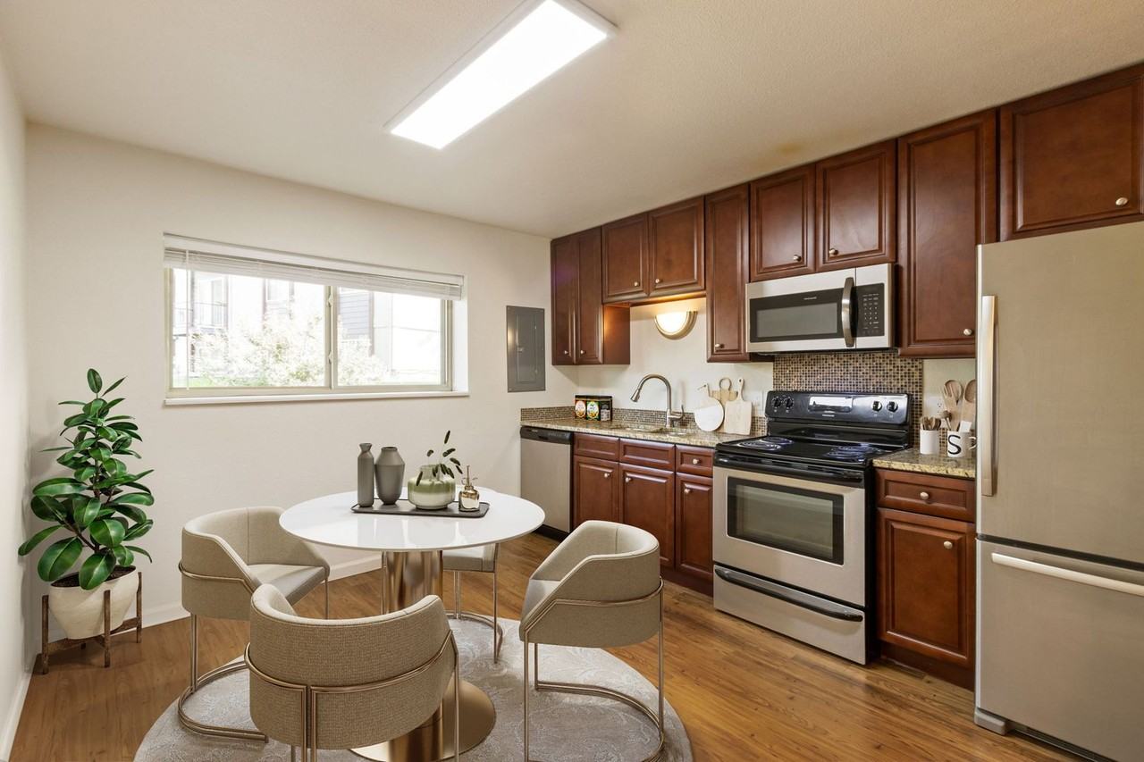 Lakemont Apartments - Photo 5 of 40