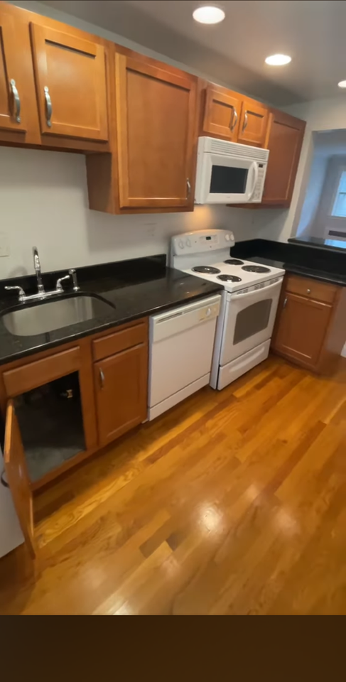 55 Wyman St - Photo 4 of 25