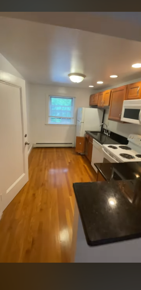 55 Wyman St - Photo 5 of 25