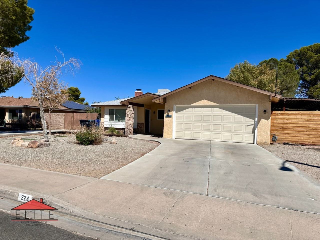 224 Larkspur St - Photo 3 of 34