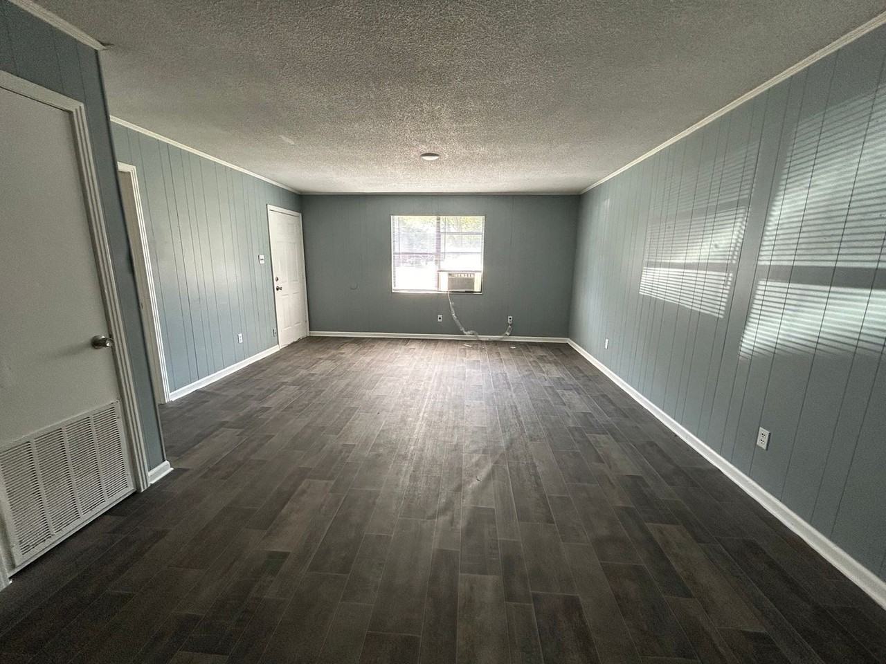 980 - 986 Ingram St. - Photo 2 of 6