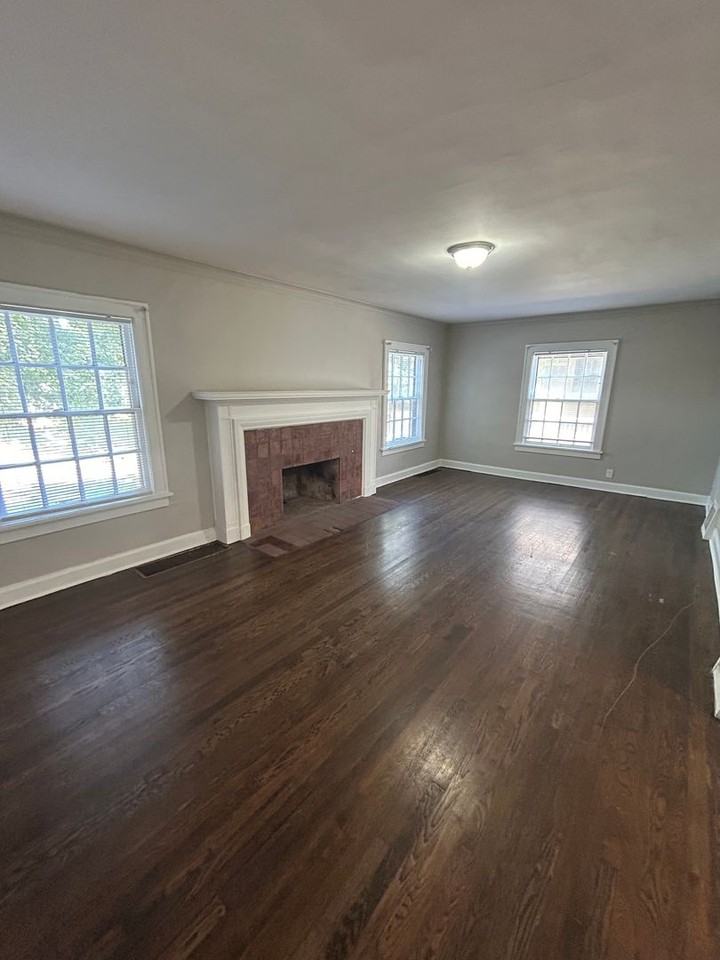 5411 Rockhill Rd - Photo 3 of 22