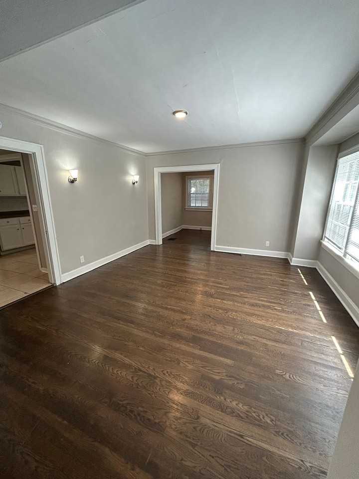 5411 Rockhill Rd - Photo 5 of 22