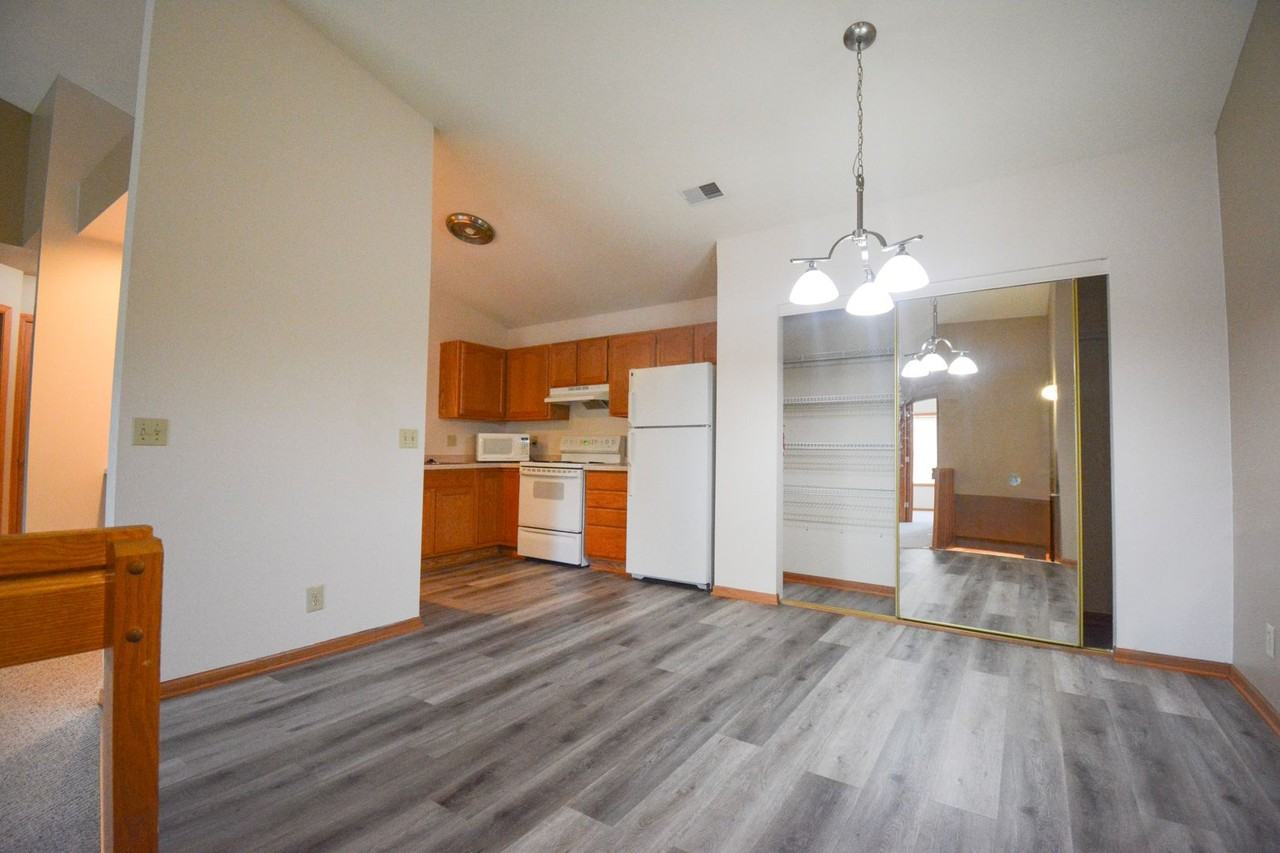 1915 Deerhaven Ln Ne #6 - Photo 2 of 11