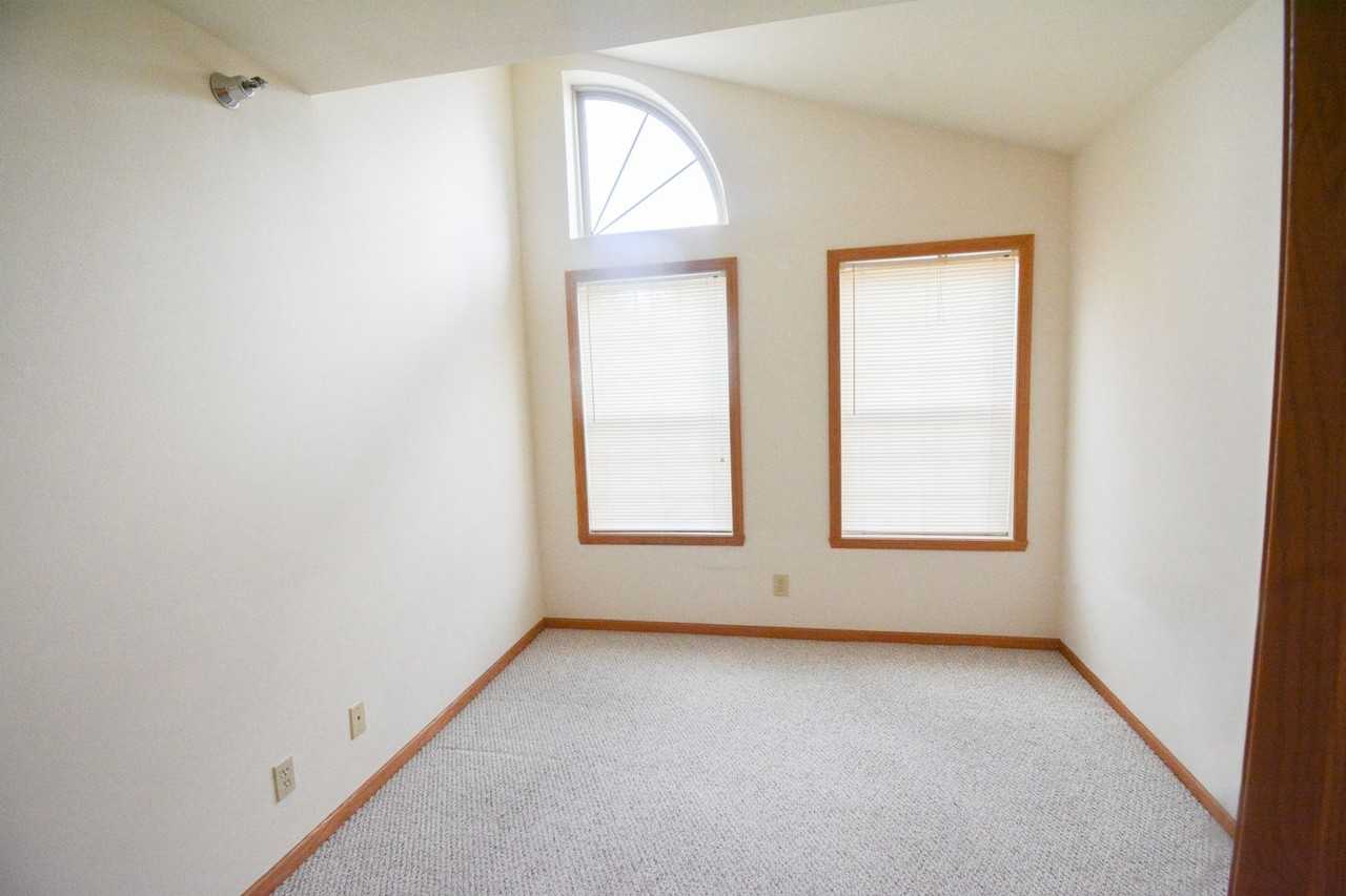 1915 Deerhaven Ln Ne #6 - Photo 5 of 11