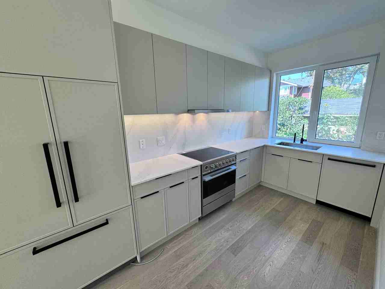 632 East 3rd St - Photo 3 of 16