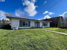 456 SE Cherry St - Photo 1 of 1