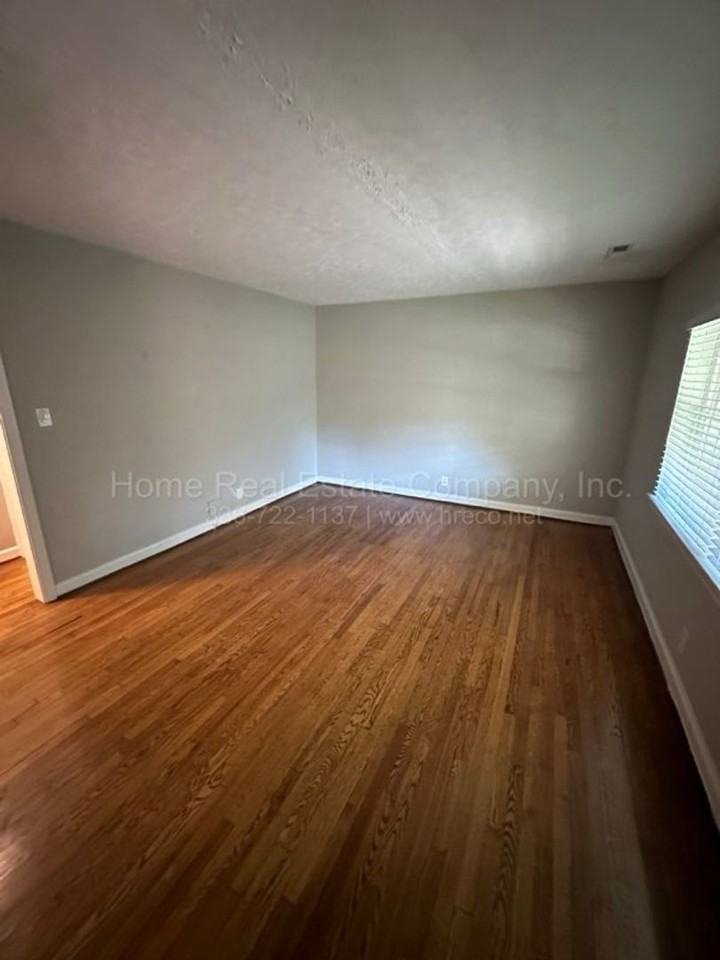 840 Carolina Ave #B4 - Photo 2 of 6