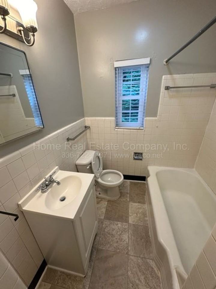 840 Carolina Ave #B4 - Photo 4 of 6