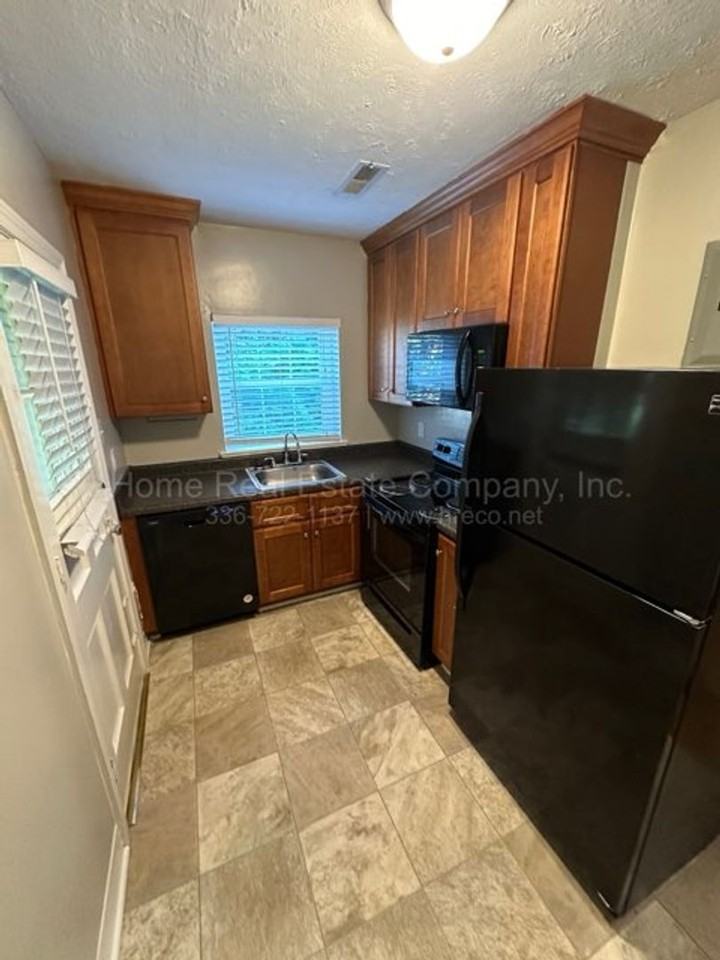 840 Carolina Ave #B4 - Photo 5 of 6