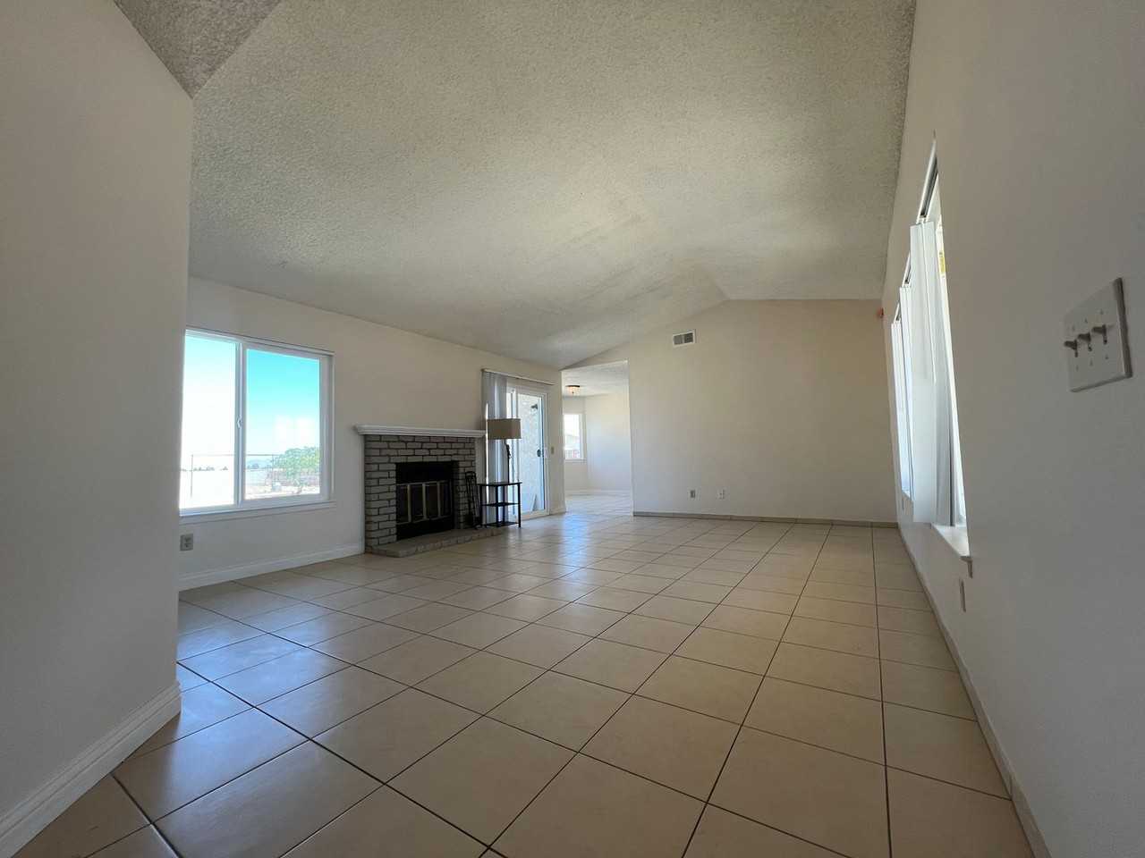 13356 Homestead Dr - Photo 2 of 18