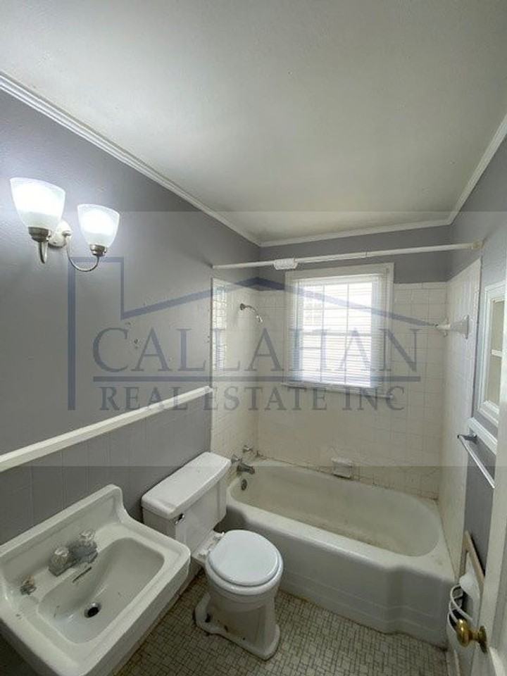 522 North Oak Street - Photo 3 of 12