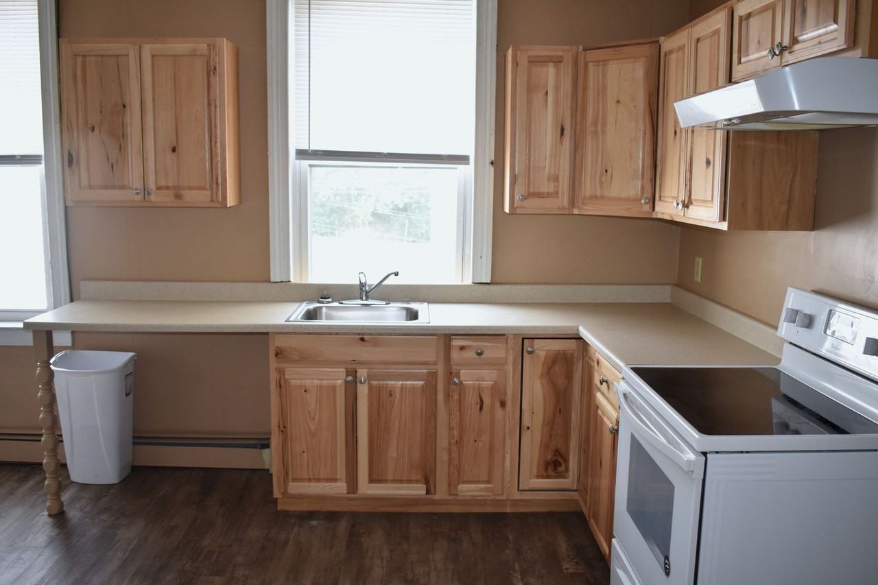 37 1/2 S 6th St - Photo 3 of 18