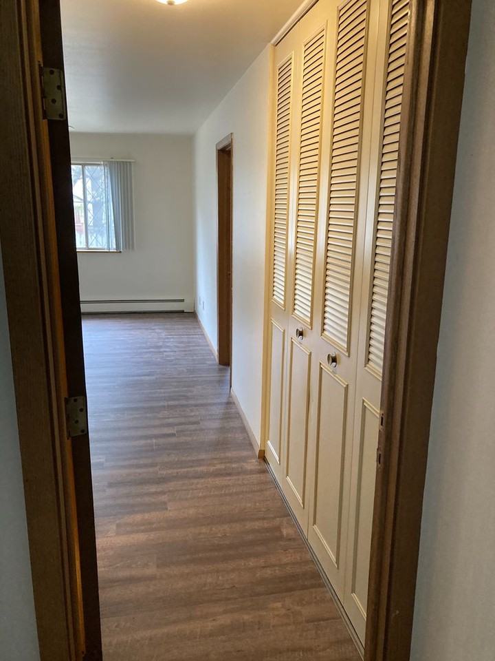 Imperial House Apartments - Photo 5 of 8