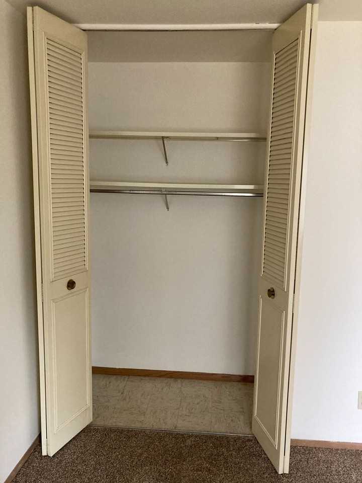 Imperial House Apartments - Photo 6 of 8