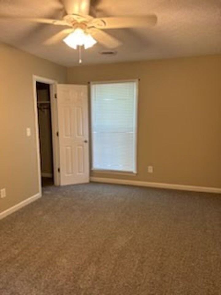959 Van Buren Ave - Photo 5 of 13