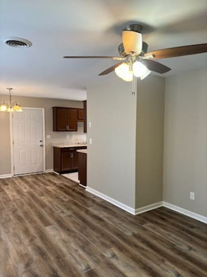 959 Van Buren Ave - Photo 7 of 13