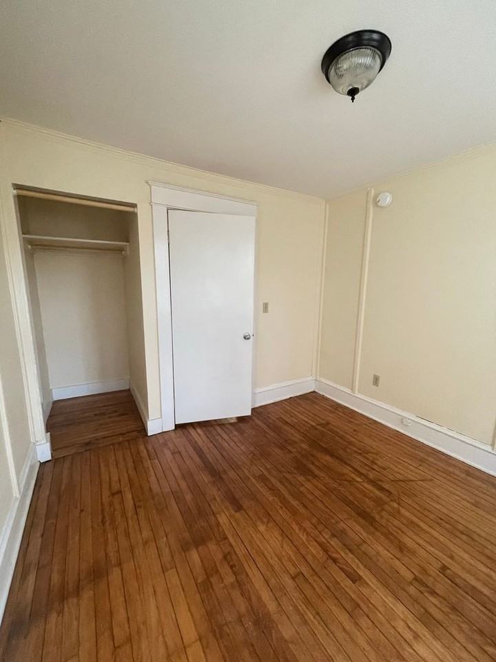 45 1/2 Willow St - Photo 6 of 12